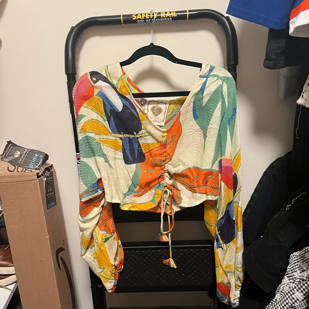 Fun, colorful top. Only worn once!
